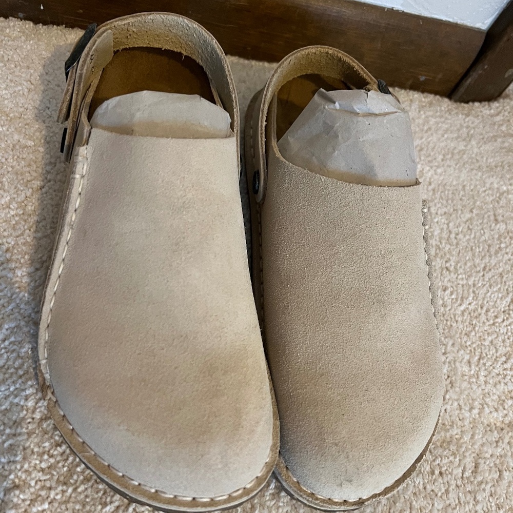 Like New - Birkenstock Lutry Premium Suede Clog - Size 39